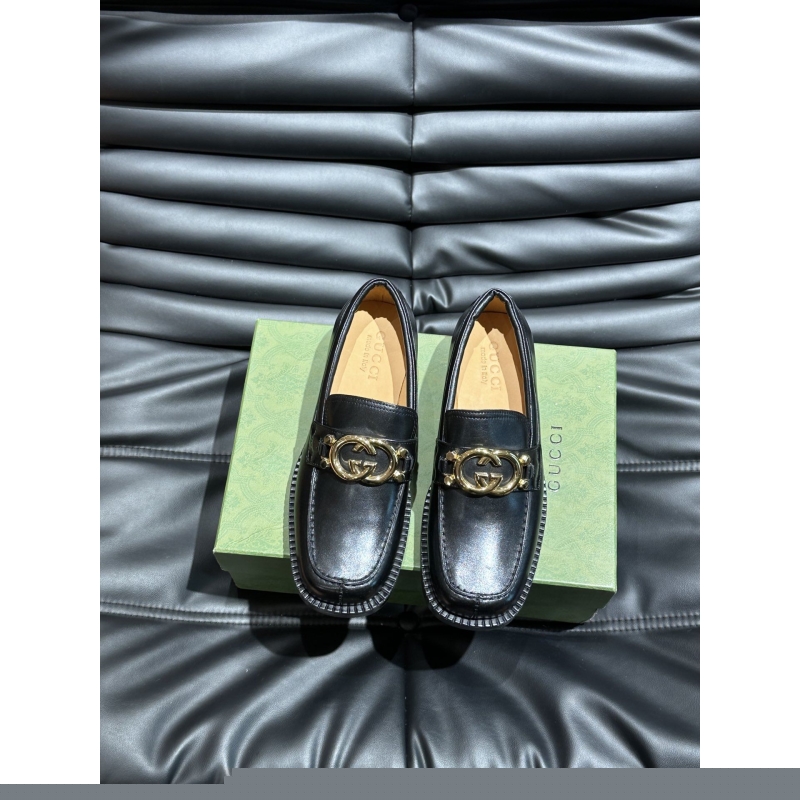 G*u*i leather shoes